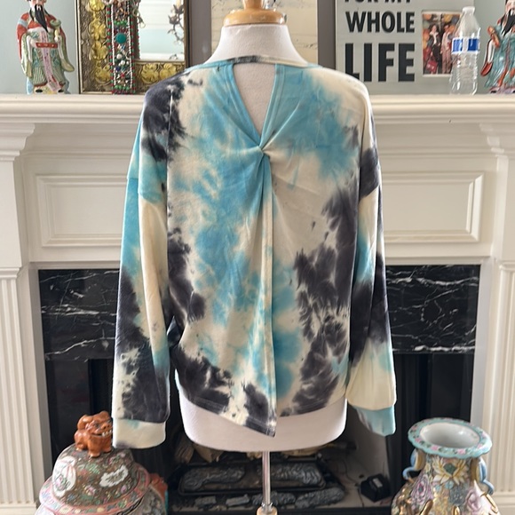 “Align Collective” tie dyed open back top - Picture 4 of 7